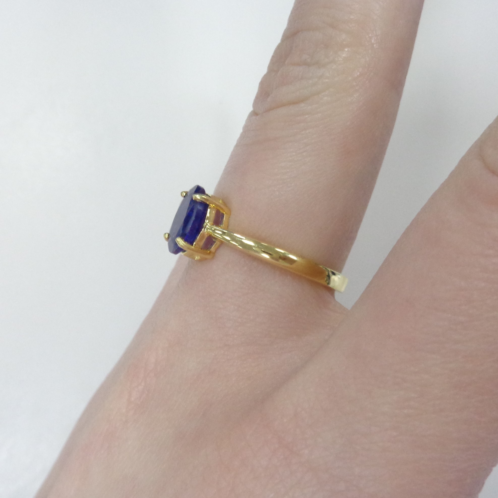 Серебряное кольцо с сапфиром